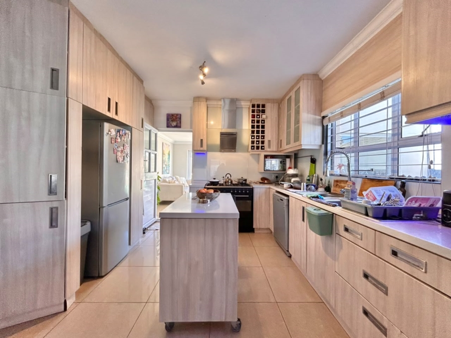 To Let 4 Bedroom Property for Rent in Plumstead Western Cape